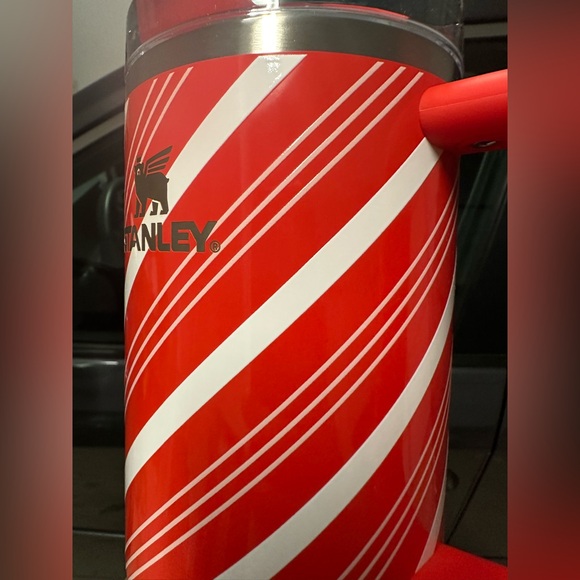 Stanley Candy Cane Twist 40oz Quencher - Picture 5 of 13